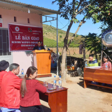 Trao nhà Chữ thập đỏ – Kỷ niệm 80 năm ngày thành lập Quân đội Nhân dân Việt Nam